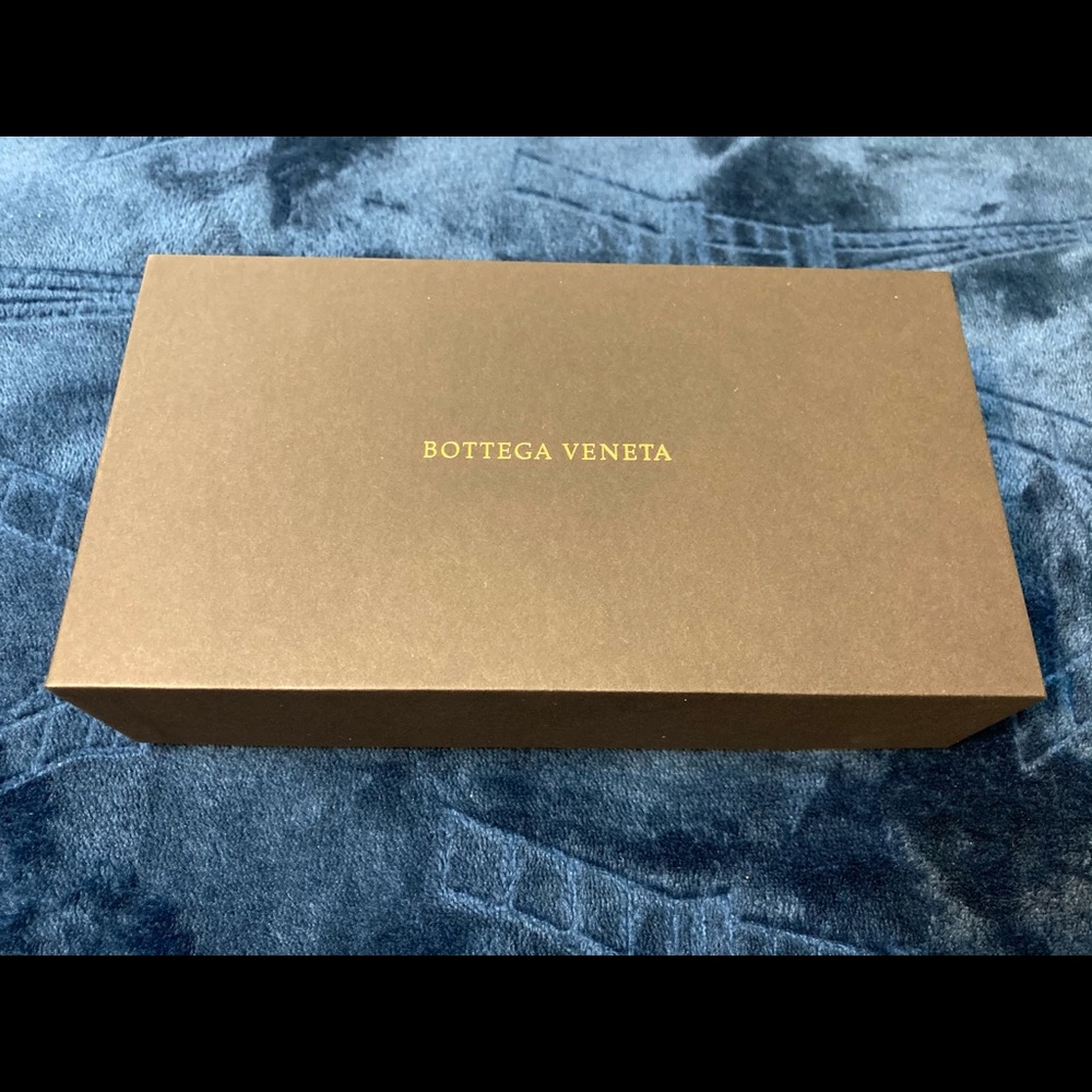 New with tags, box, packaging BOTTEGA VENETA
